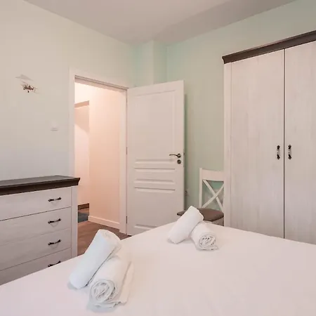 Peaceful Pastel Retreat In Apartament