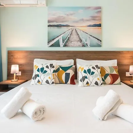 Peaceful Pastel Retreat In Apartament